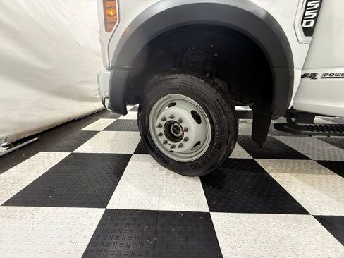 Used 2018 Ford F550 4x4 Crew Cab Super Duty image 9