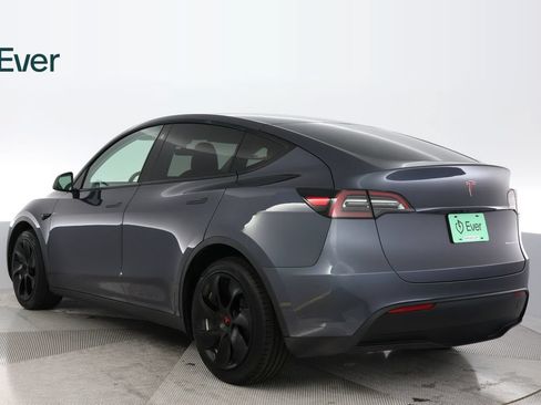 Used 2022 Tesla Model Y Long Range AWD/4WD image 14