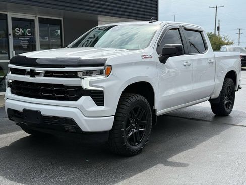 Used 2023 Chevrolet Silverado 1500 RST w/ Z71 Off-Road Package AWD/4WD image 4