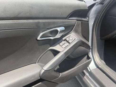 Certified 2025 Porsche 718 Cayman RWD image 19
