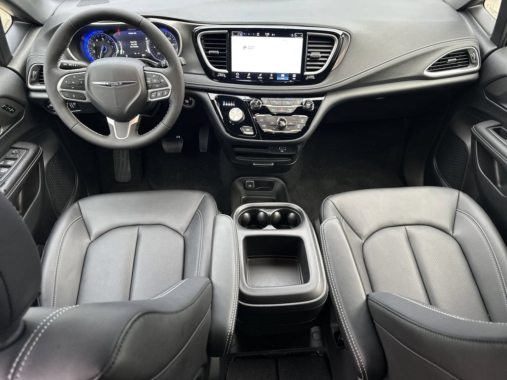 New 2026 Chrysler Pacifica Select FWD image 21