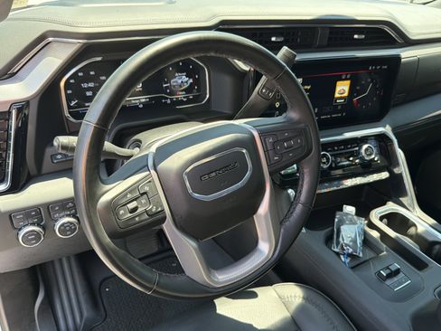 Used 2025 GMC Sierra 2500 Denali w/ Denali Reserve Package AWD/4WD image 17