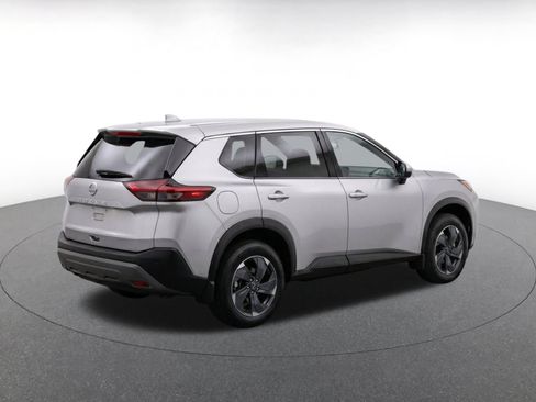 Used 2025 Nissan Rogue SV AWD/4WD image 9