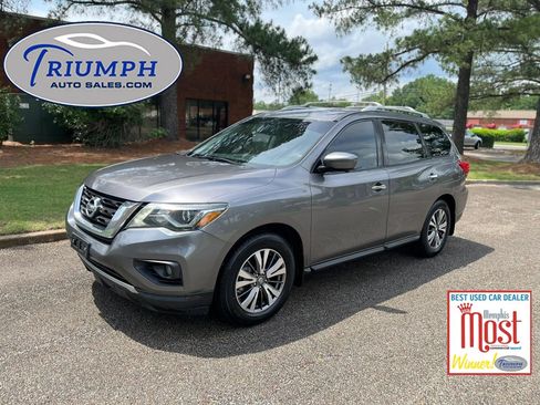 Used 2017 Nissan Pathfinder SL w/ SL Tech Package FWD image 1