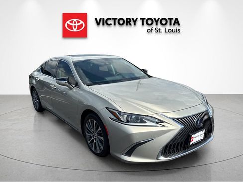 Used 2021 Lexus ES 300h w/ Premium Package FWD image 1