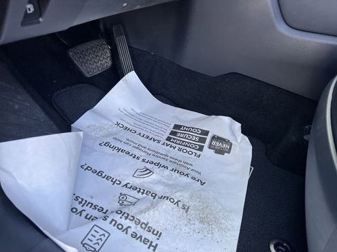 Used 2023 Toyota Highlander Limited image 17