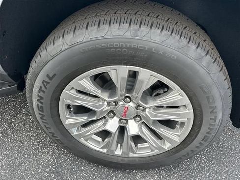 New 2026 GMC Yukon Denali AWD/4WD image 17