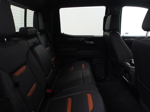 Used 2022 GMC Sierra 1500 AT4 w/ AT4 Preferred Package image 12