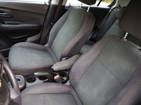 Used 2017 Chevrolet Trax LS FWD image 13