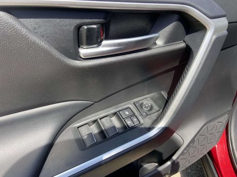 Used 2025 Toyota RAV4 XLE w/ Convenience Package FWD image 14