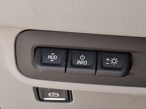 Used 2022 GMC Terrain SLT w/ Tech Package FWD image 26