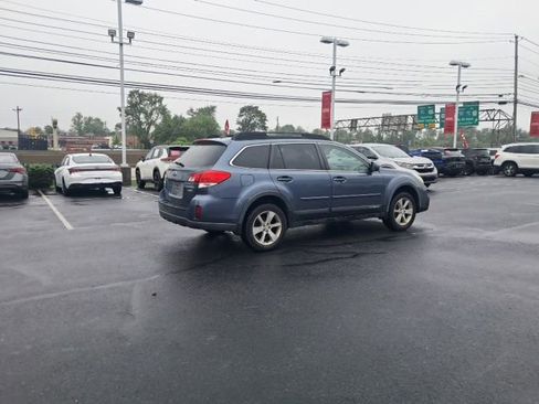 Used 2014 Subaru Outback 2.5i Premium w/ Accessory Value Package (OYY) AWD/4WD image 9