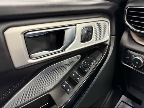 Used 2021 Ford Explorer Platinum w/ Equipment Group 601A image 15