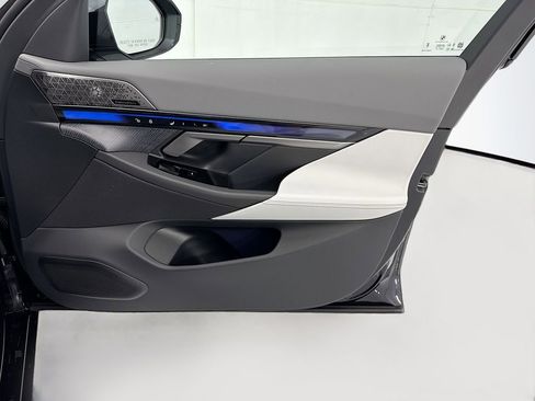 New 2026 BMW 550e xDrive image 24