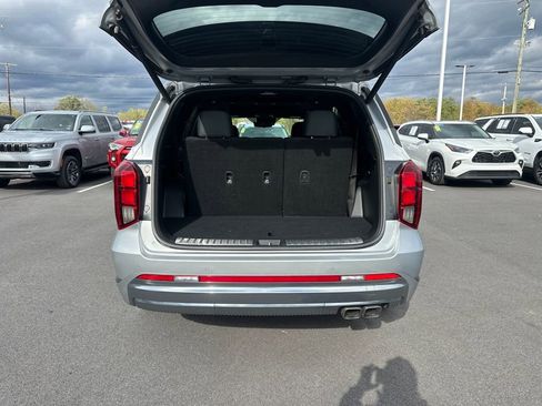 Used 2024 Hyundai Palisade Calligraphy image 11