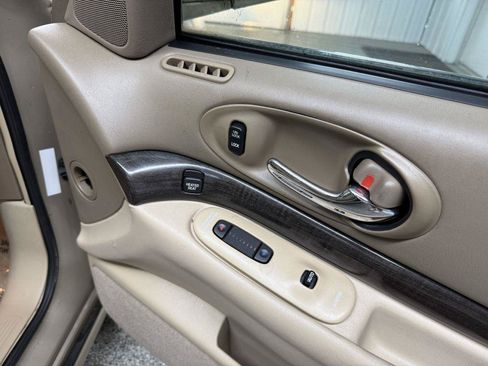 Used 2005 Buick Le Sabre Limited w/ Celebration Edition Package FWD image 40