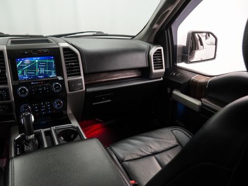 Used 2019 Ford F150 Lariat w/ Trailer Tow Package image 30