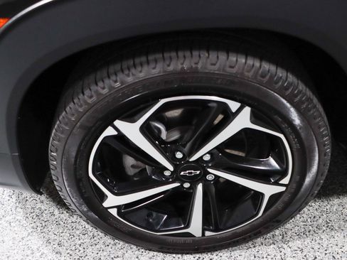Used 2021 Chevrolet TrailBlazer RS w/ Technology Package FWD image 11