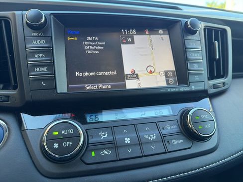 Used 2018 Toyota RAV4 Limited image 23