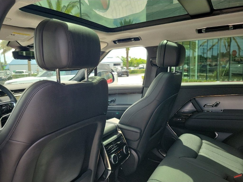 Certified 2024 Land Rover Range Rover Sport SE AWD/4WD image 18
