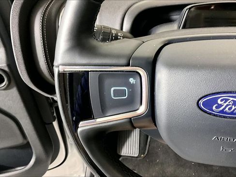 Certified 2025 Ford Expedition Platinum image 11