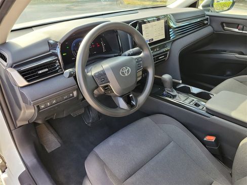 Used 2025 Toyota Camry LE image 16