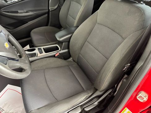 Used 2018 Chevrolet Cruze LS image 28
