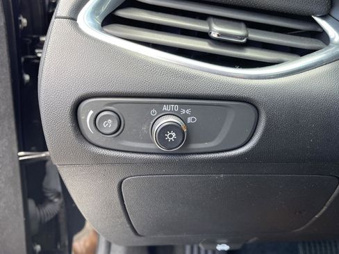 Used 2022 Chevrolet Malibu Premier FWD image 20