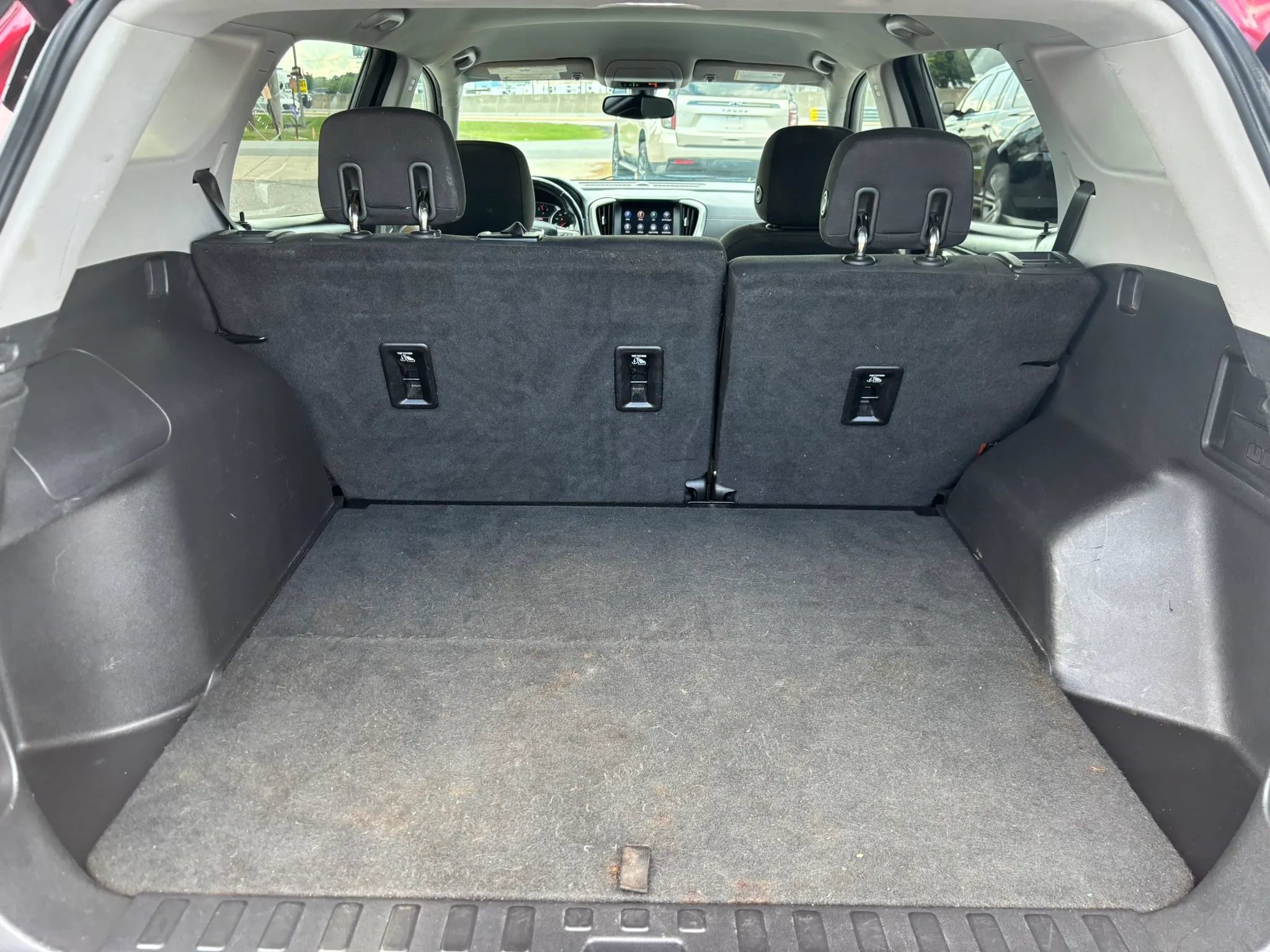 Used 2019 GMC Terrain SLE w/ Driver Convenience Package FWD image 16