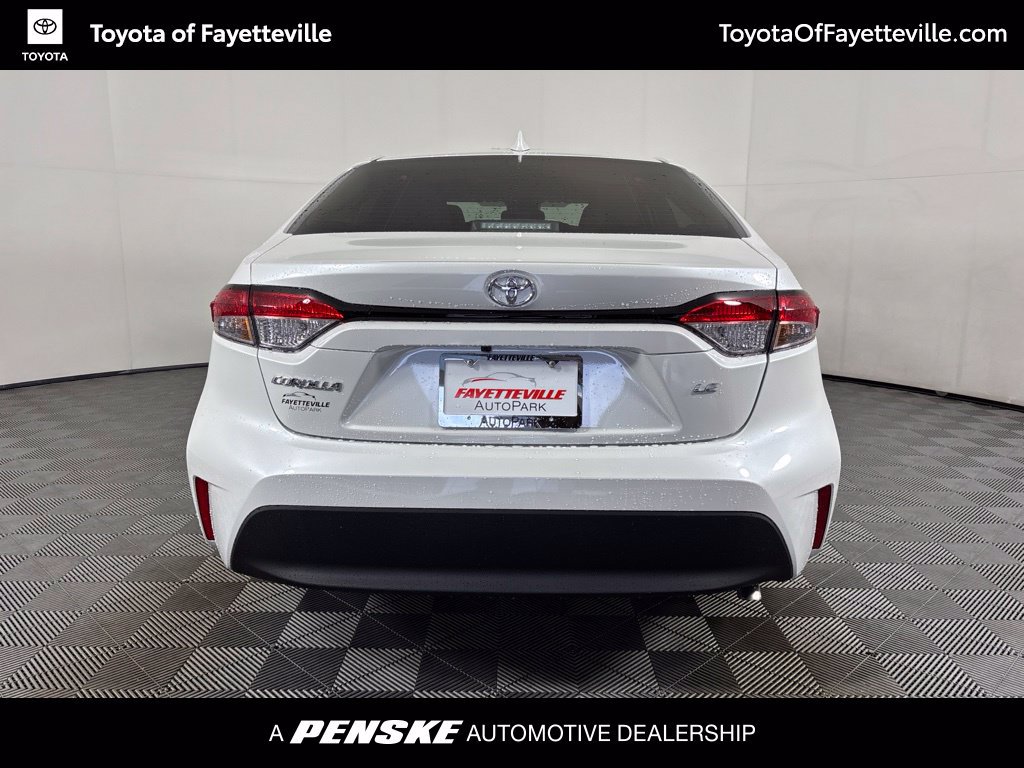 Used 2027 Toyota Corolla LE FWD image 4