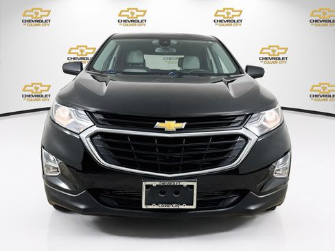 Used 2020 Chevrolet Equinox LS w/ LS Convenience Package FWD image 2