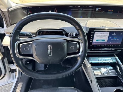 Used 2024 Lincoln Nautilus Reserve AWD/4WD image 25