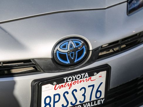 Certified 2020 Toyota Prius L Eco image 11