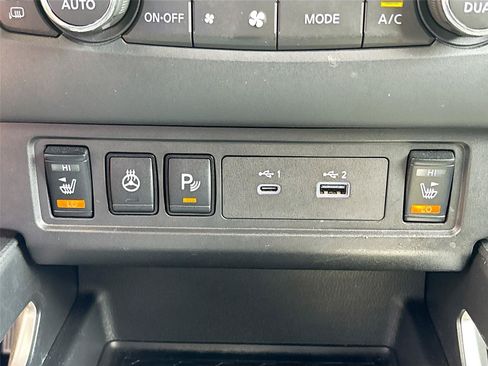 Used 2023 Nissan Frontier SV w/ SV Premium Package RWD image 20