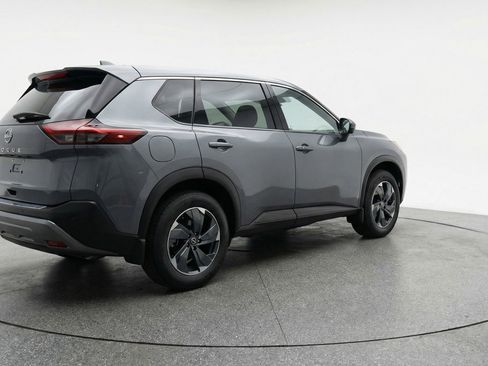 Used 2025 Nissan Rogue SV image 7