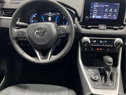 Used 2025 Toyota RAV4 XLE w/ Convenience Package AWD/4WD image 10
