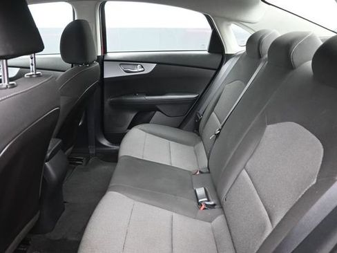 Used 2022 Kia Forte LXS w/ LXS Technology Package FWD image 19