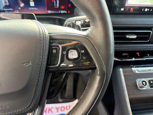 Certified 2025 Lincoln Aviator Reserve w/ Equipment Group 201A image 18