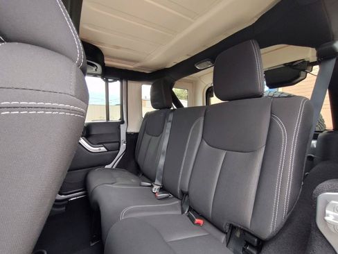 Used 2014 Jeep Wrangler Unlimited Sahara w/ Max Tow Package AWD/4WD image 41