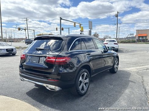 Used 2019 Mercedes-Benz GLC 300 4MATIC image 5