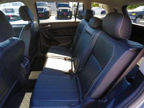 Used 2022 Volkswagen Tiguan SE FWD image 10