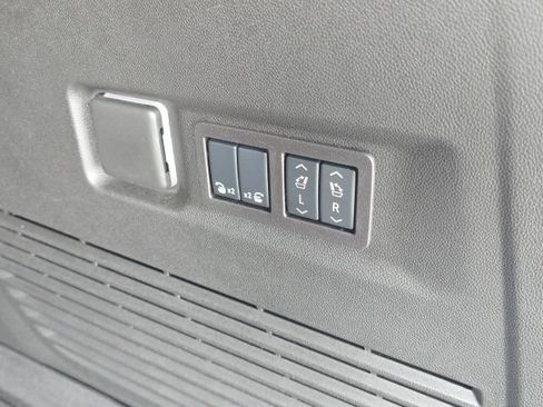 Used 2026 Chevrolet Suburban Premier AWD/4WD image 14