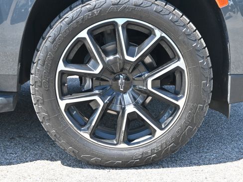 Used 2021 Chevrolet Tahoe RST w/ Luxury Package image 13