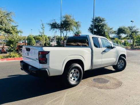Used 2023 Nissan Frontier S w/ Technology Package AWD/4WD image 3