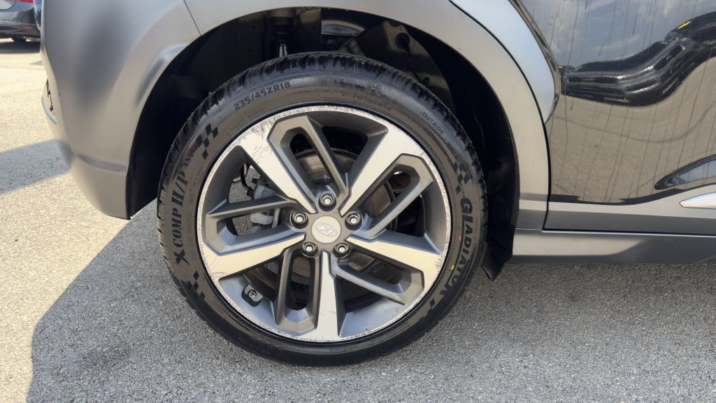 Used 2020 Hyundai Kona Ultimate AWD/4WD image 12