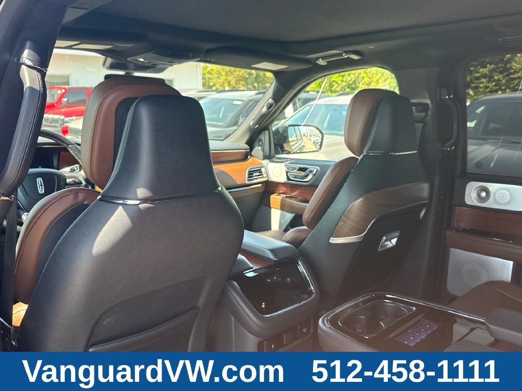 Used 2024 Lincoln Navigator L Reserve AWD/4WD image 35