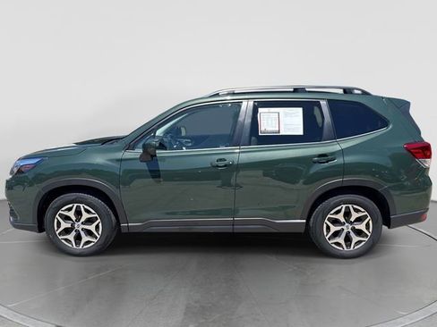 Used 2023 Subaru Forester Premium AWD/4WD image 7
