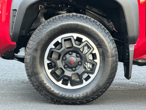 New 2025 Toyota Tacoma TRD Off-Road image 22