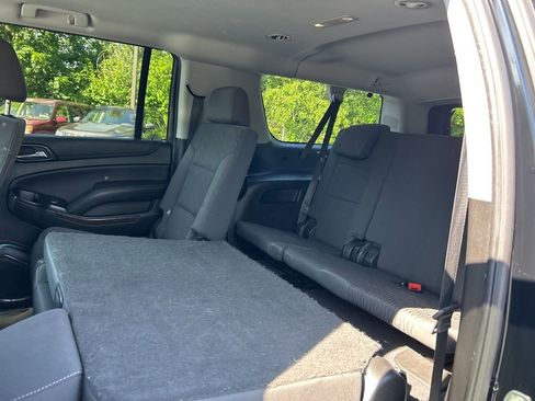 Used 2019 Chevrolet Suburban LS w/ All-Season Package AWD/4WD image 31