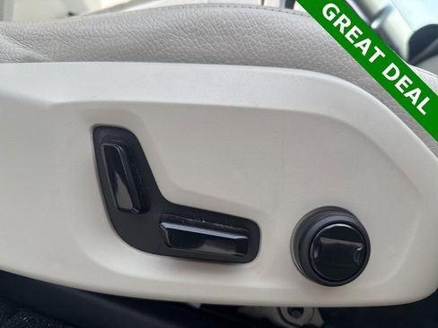 Used 2021 Volvo XC90 T6 Momentum w/ Advanced Package image 12